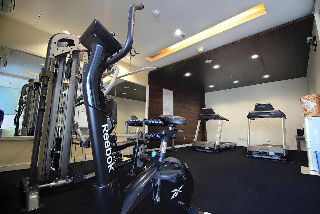 Grand Qin Hotel Banjarbaru Экстерьер фото