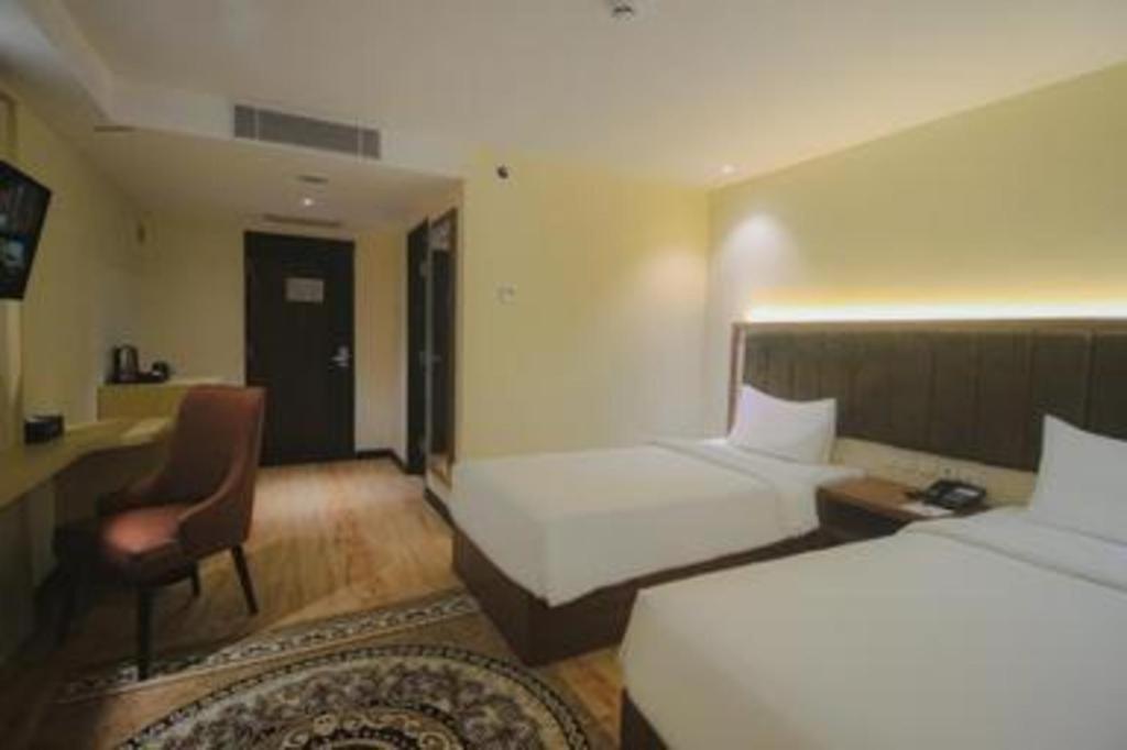 Grand Qin Hotel Banjarbaru Экстерьер фото