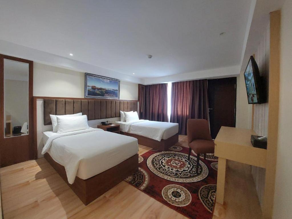 Grand Qin Hotel Banjarbaru Экстерьер фото